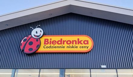 Biedronka i mBank rozdają bony na zakupy. Do wzięcia nawet 300 zł